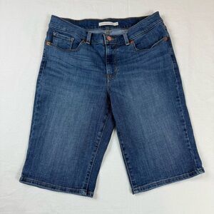 Levi’s Classic bermuda Women's Blue Denim Shorts Size 28